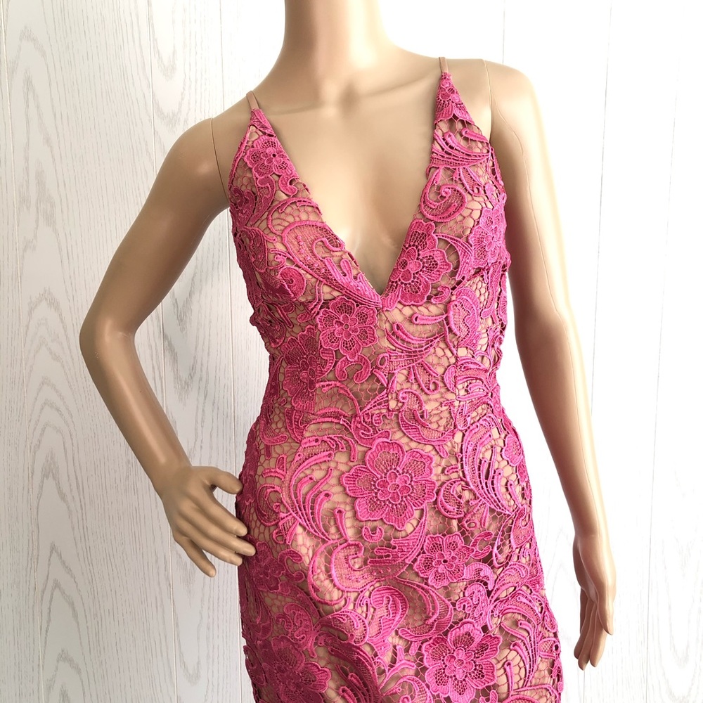 NWOT Dress the Population Marie Lace Midi Dress Mulberry Size XS
